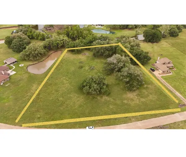 1207 Mill Road, Angleton, TX 77515