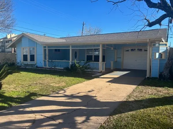 101 Pompano Avenue, Galveston, TX 77550