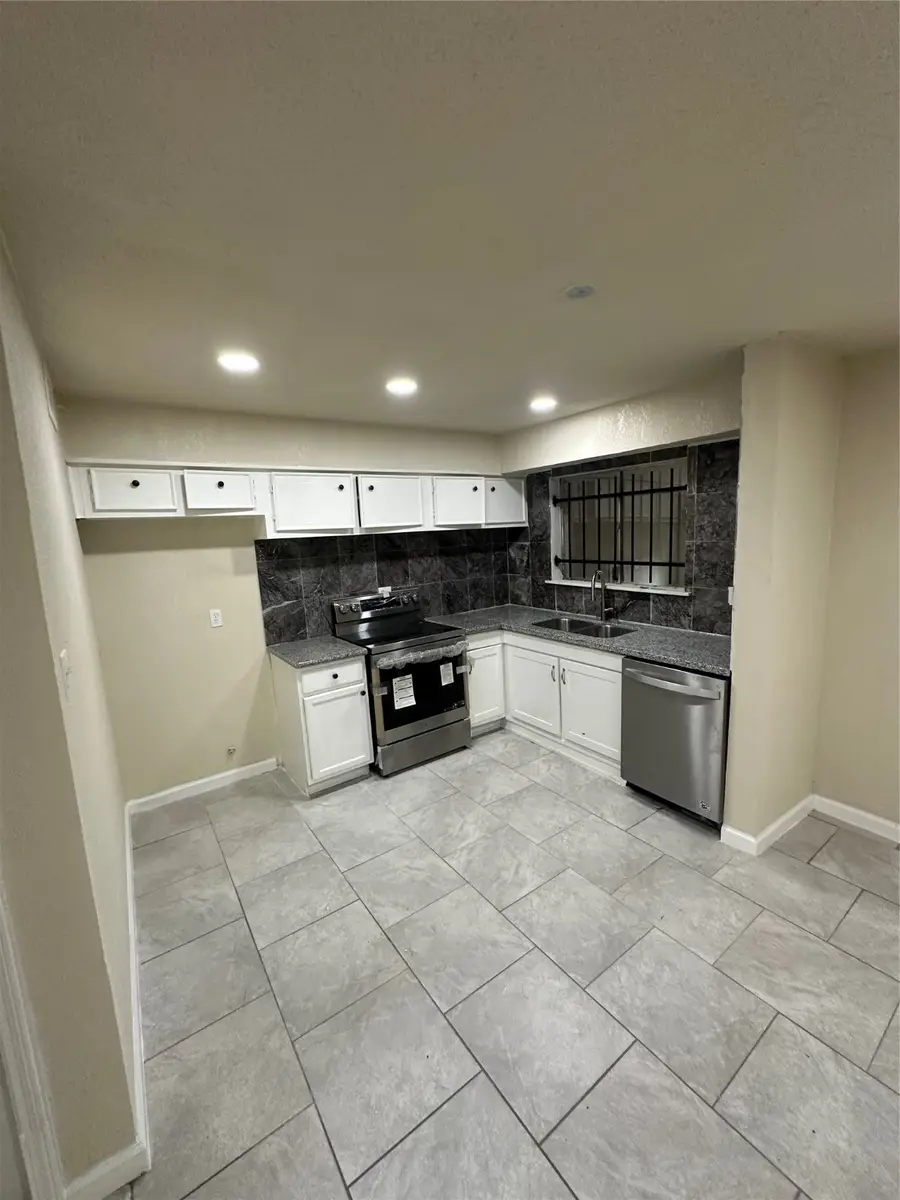 11929 Beechnut St, Houston, TX 77072 - Image #3