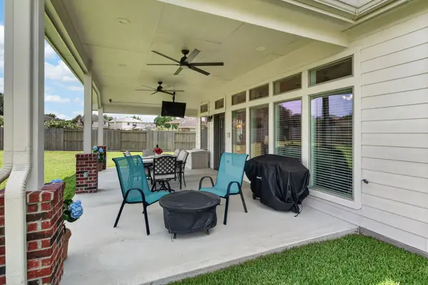 31806 Oak Thicket Court, Conroe, TX 77385