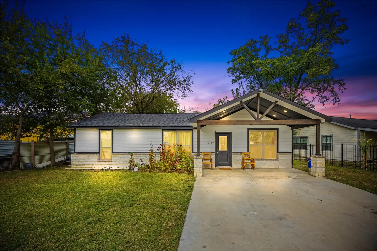 9107 Lake Park Drive, Houston, TX 77078 - Image #1