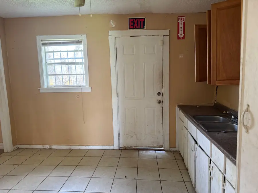 4809 Wenda Street, Houston, TX 77033 - #3