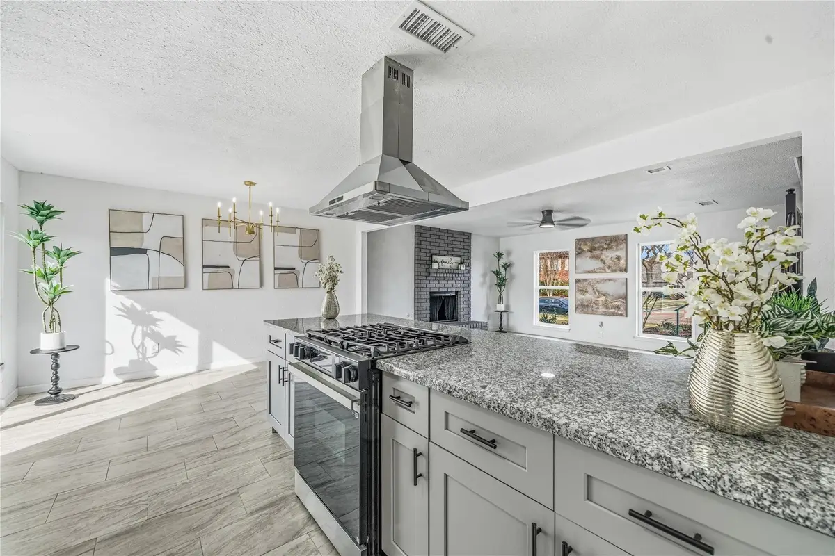 713 Sugar Hill Drive, La Porte, TX 77571 - #1