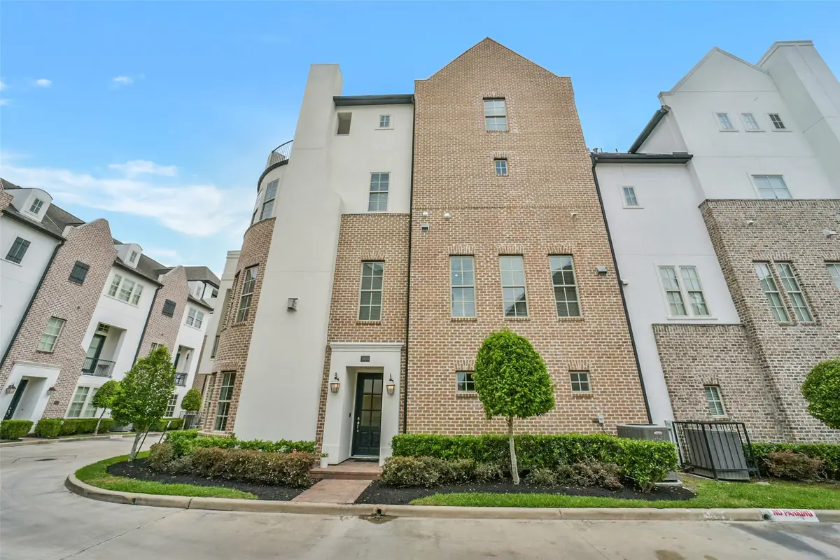 2058 Fannin Station N, Houston, TX 77045 - #1