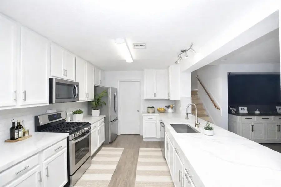 910 Staffordale Manor Lane, Houston, TX 77047 - Image #3