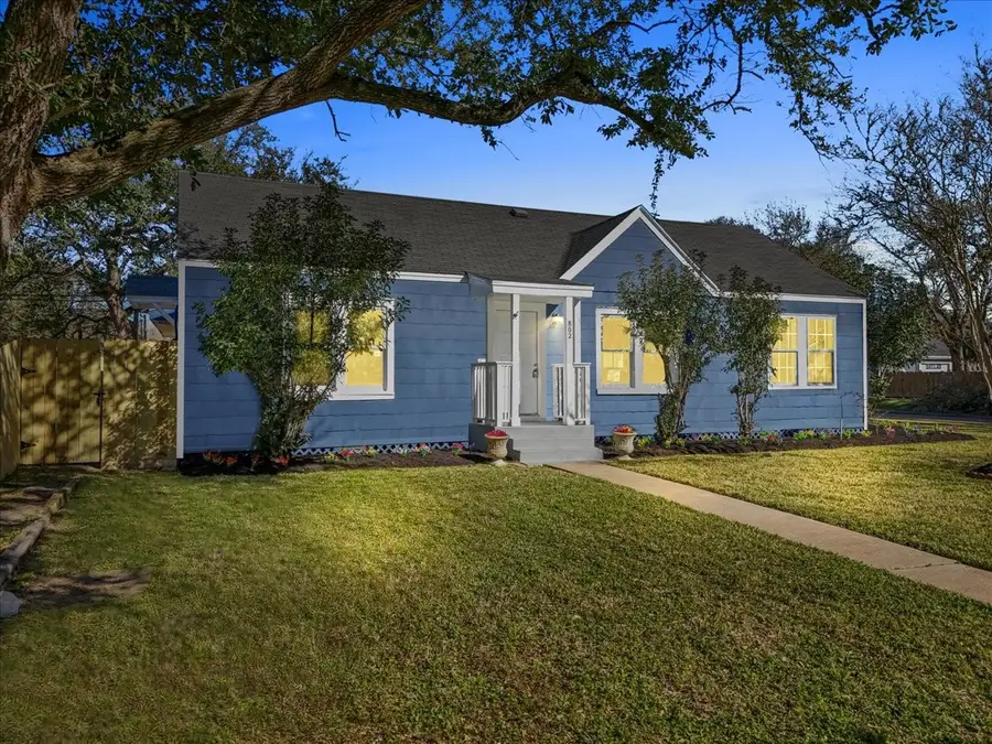 802 18th Avenue N, Texas City, TX 77590 - Image #2