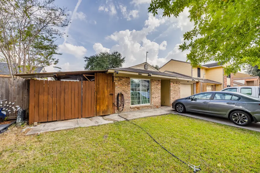 9710 Debbie Lane, Houston, TX 77038 - Image #3