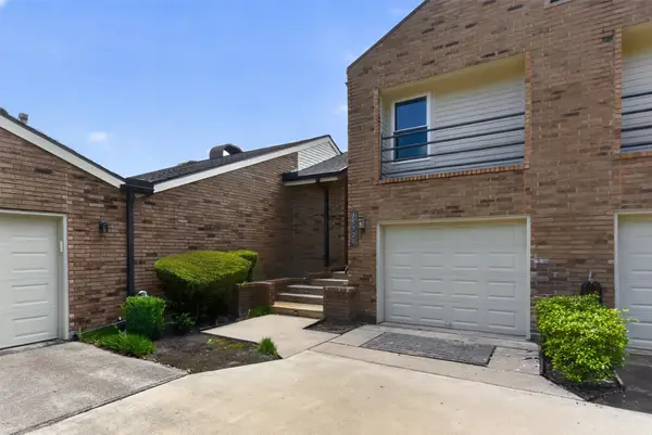 15920 Seahorse Drive, Houston, TX 77062