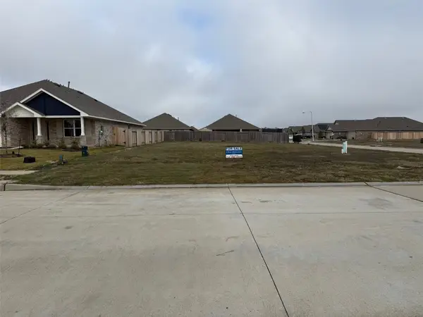 5325 W Bayou Maison Circle, Dickinson, TX 77539