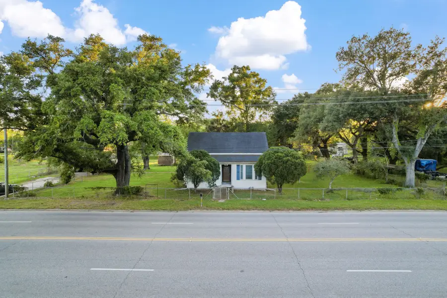 804 N Cleveland, Dayton, TX 77535 - #3