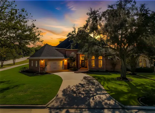 100 April Waters Drive N, Montgomery, TX 77356