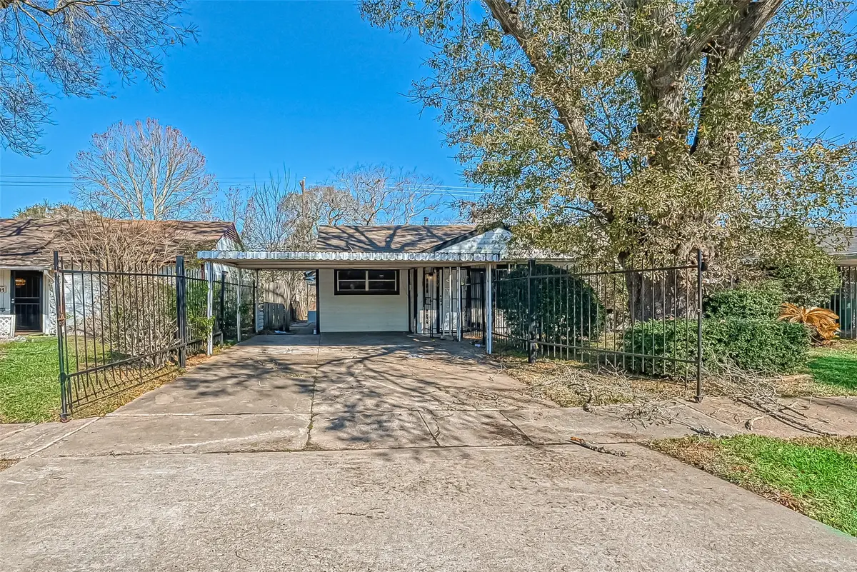 4905 Brinkley Street, Houston, TX 77033 - #1