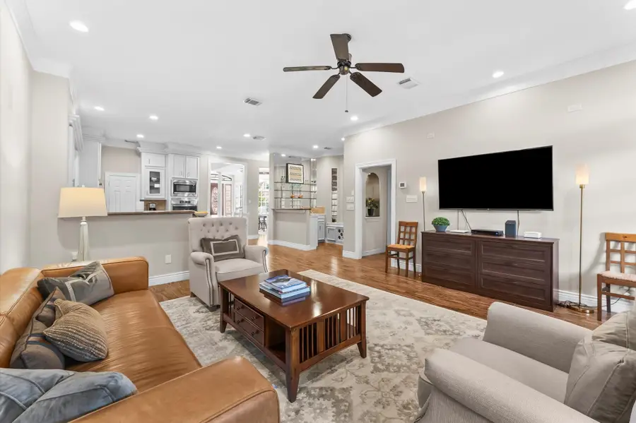 1135 Bayou Island Drive, Houston, TX 77063 - Image #2