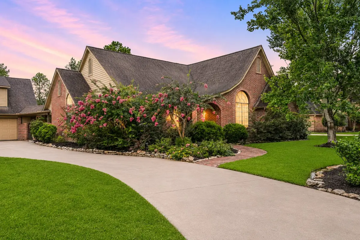 1207 W Edgewood Drive, Friendswood, TX 77546 - #1