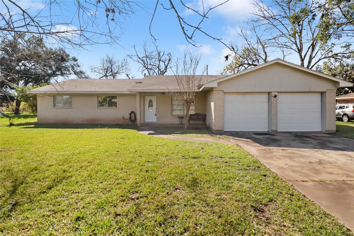 238 Sleepy Hollow Drive, Lake Jackson, TX 77566 - #1