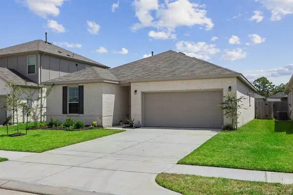 338 Paso Fino Drive, Alvin, TX 77511