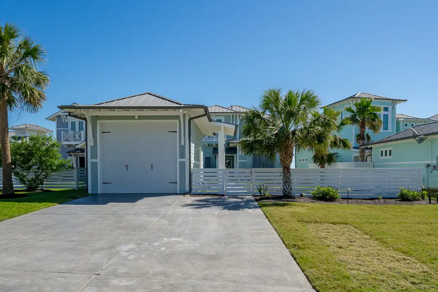 124 Reserve Lane, Rockport, TX 78382 - Image #2