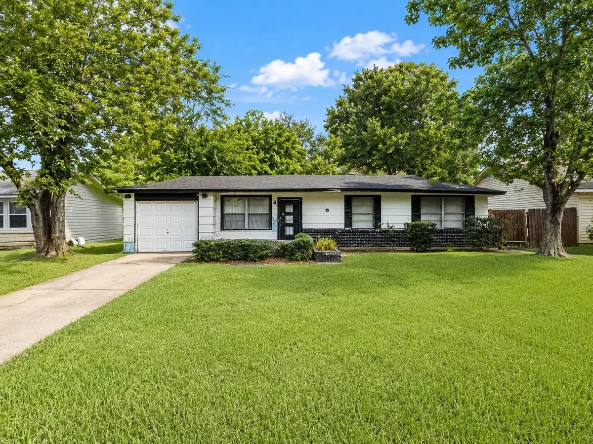 5935 Glenhurst Drive, Houston, TX 77033 - #1