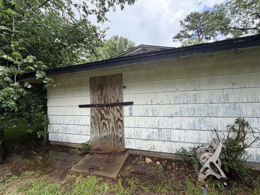5935 Glenhurst Drive, Houston, TX 77033 - #3