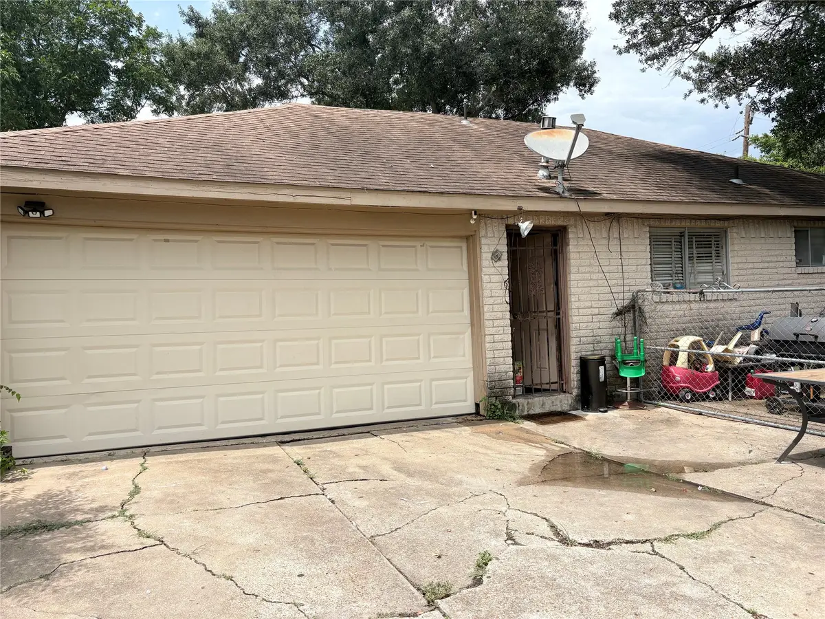 9127 Martin Luther King Boulevard, Houston, TX 77033 - #1