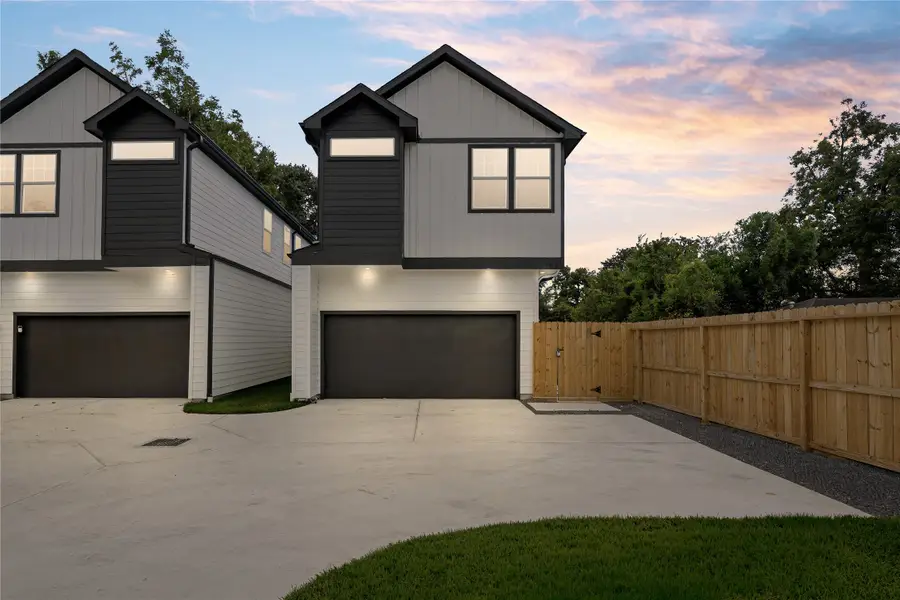 1031 S Victory Drive, Houston, TX 77088 - Image #2