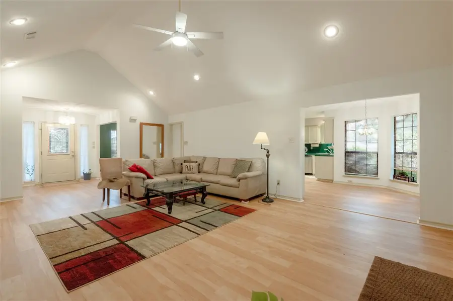 913 Cherry Hills Drive, Huntsville, TX 77340 - #3