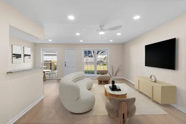 9610 Meadowglen Lane, Houston, TX 77063