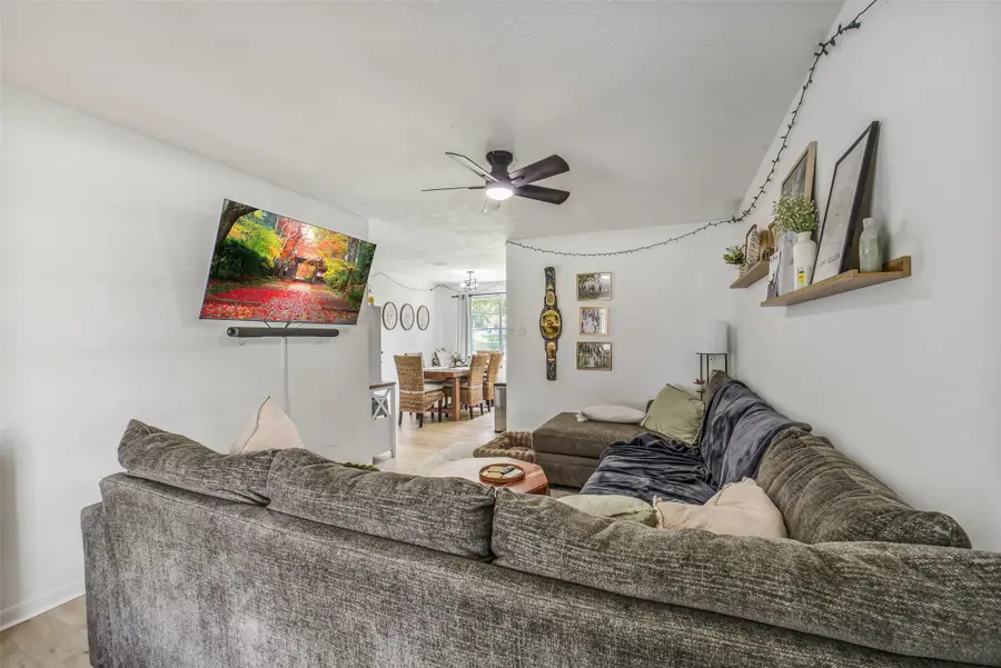 221 N Baron Street, Bellville, TX 77418 - #3