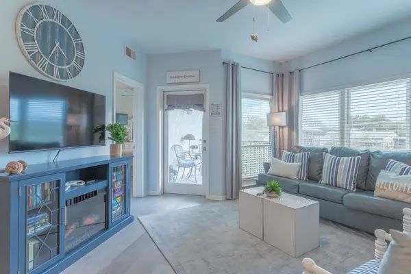 401 W Lincoln Street #A303, New Braunfels, TX 78130