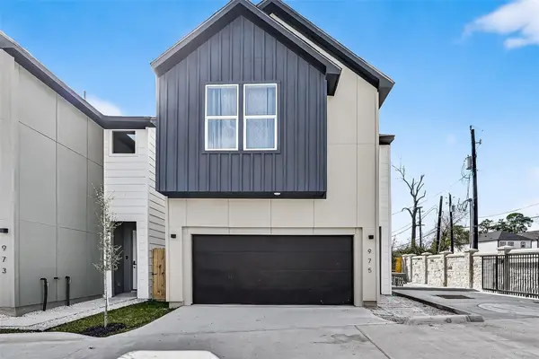 957 Highland Light Lane, Houston, TX 77091
