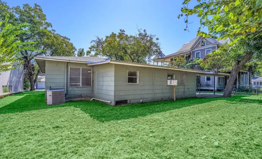 242 W Fannin, La Grange, TX 78945 - #2
