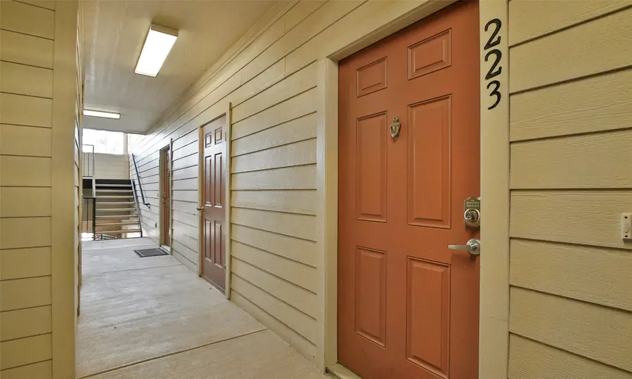 6607 Lake Woodlands Drive #223, The Woodlands, TX 77382 - #3