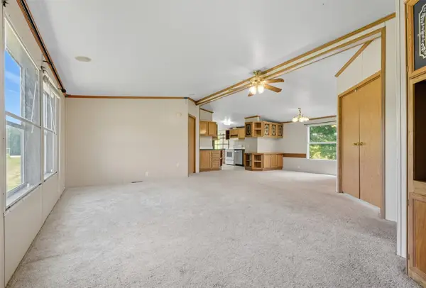 128 Hill Top Lane, Huntsville, TX 77320