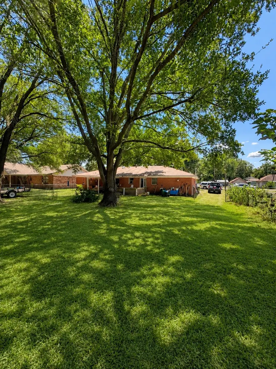 403 E 11th Street, Thornton, TX 76687 - #2