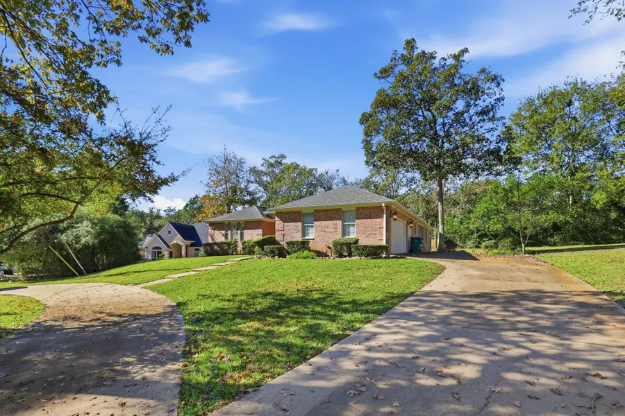 128 Blush Hill Drive, Conroe, TX 77304 - Image #2