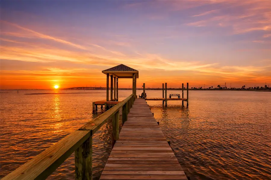 9208 W Bay Road, Galveston, TX 77554 - #2