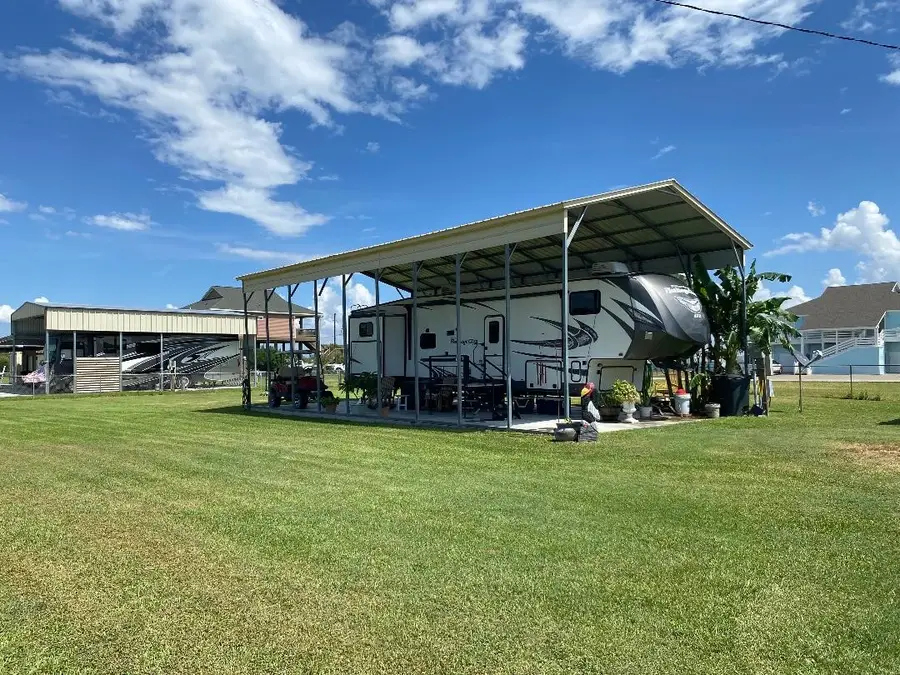 1128 Canal E, Crystal Beach, TX 77650 - Image #3