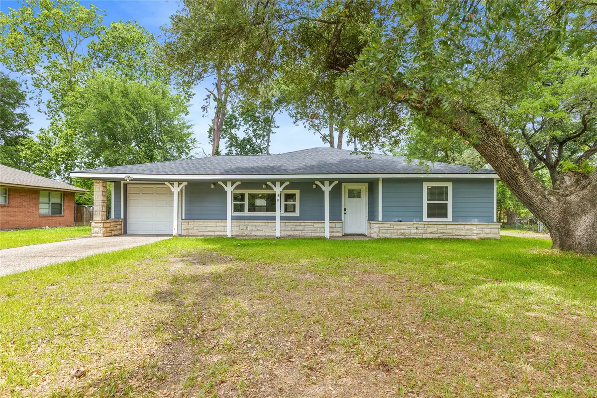 315 Roundabout Road, Huntsville, TX 77320 - #1