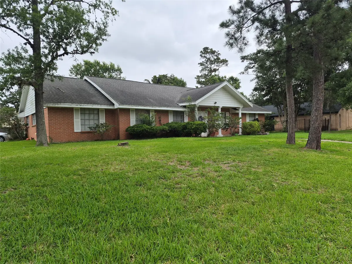 814 Oak Leaf Street, La Porte, TX 77571 - #1