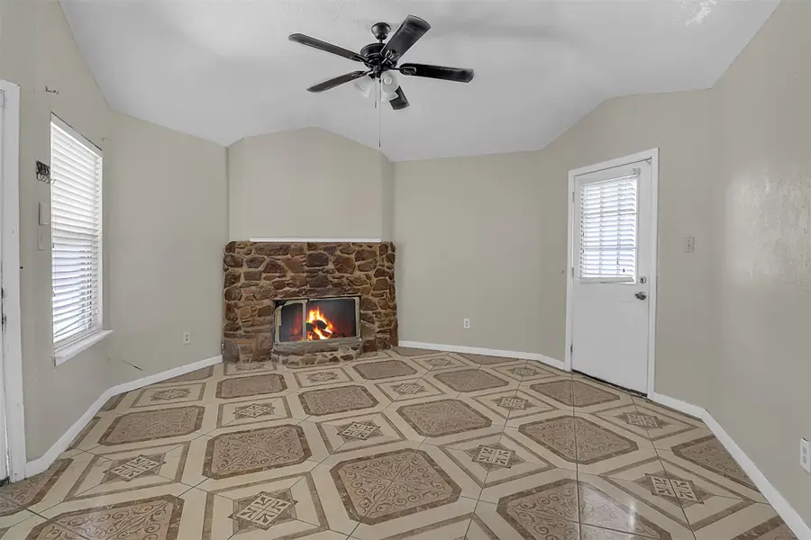 5313 Gayla Lane, Baytown, TX 77521 - Image #3