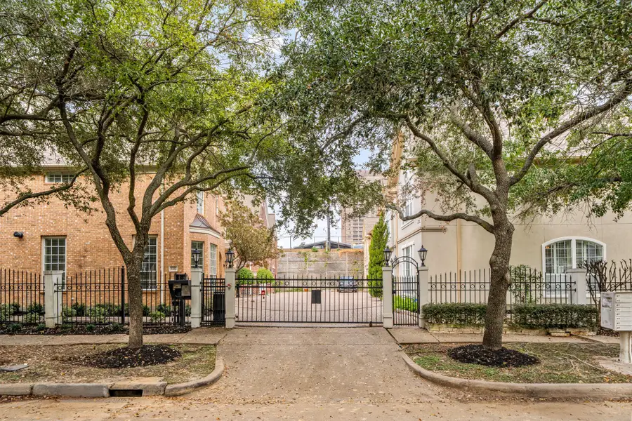 5322 Fayette Street, Houston, TX 77056 - Image #2