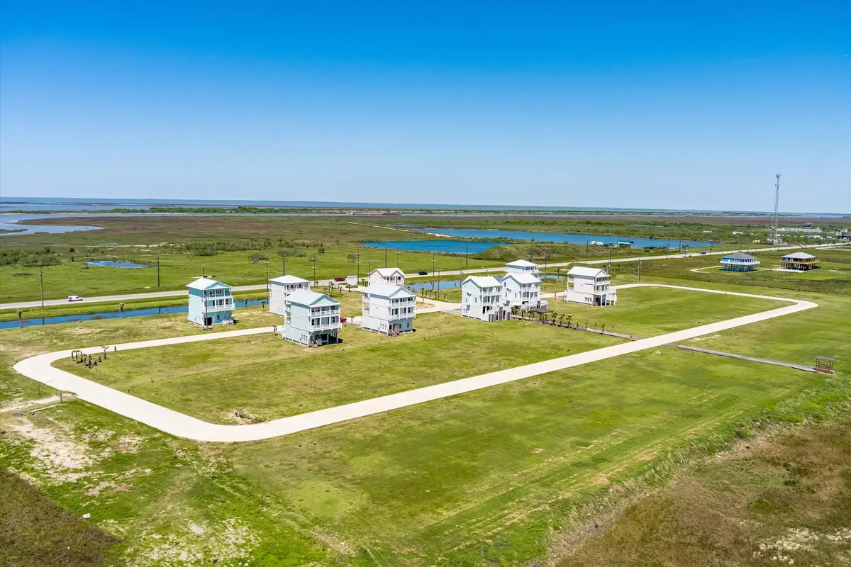 618 Arlo Terrace, Gilchrist, TX 77617 - #1