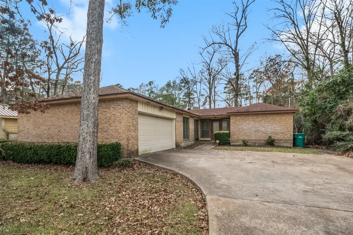 167 Thunderbird Drive, Conroe, TX 77304 - Image #1
