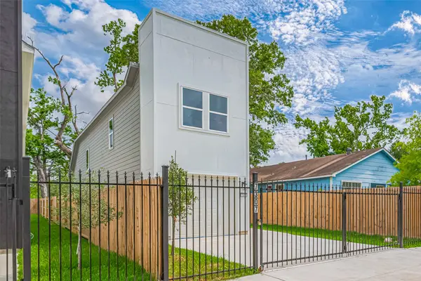 7307 W Knoll Street, Houston, TX 77028
