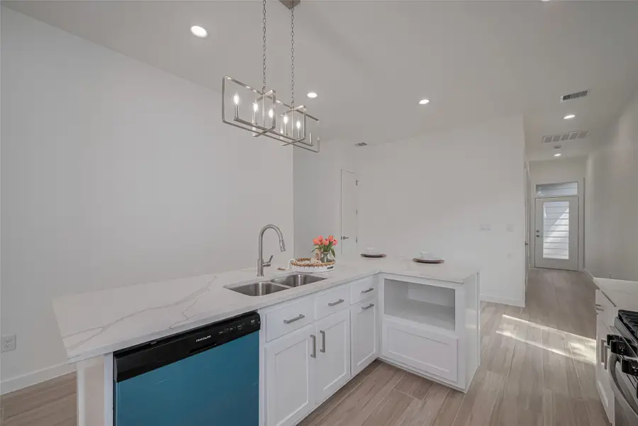 7307 W Knoll Street, Houston, TX 77028 - #2