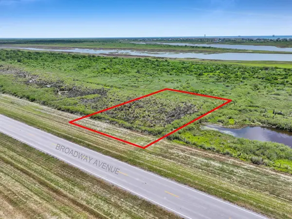1326 Broadway, Port Bolivar, TX 77650