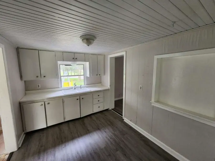 1329 Adams Road, Bay City, TX 77414 - Image #2