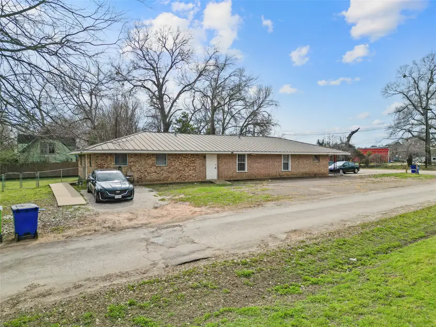 300 S Cedar, Crockett, TX 75835 - Image #2