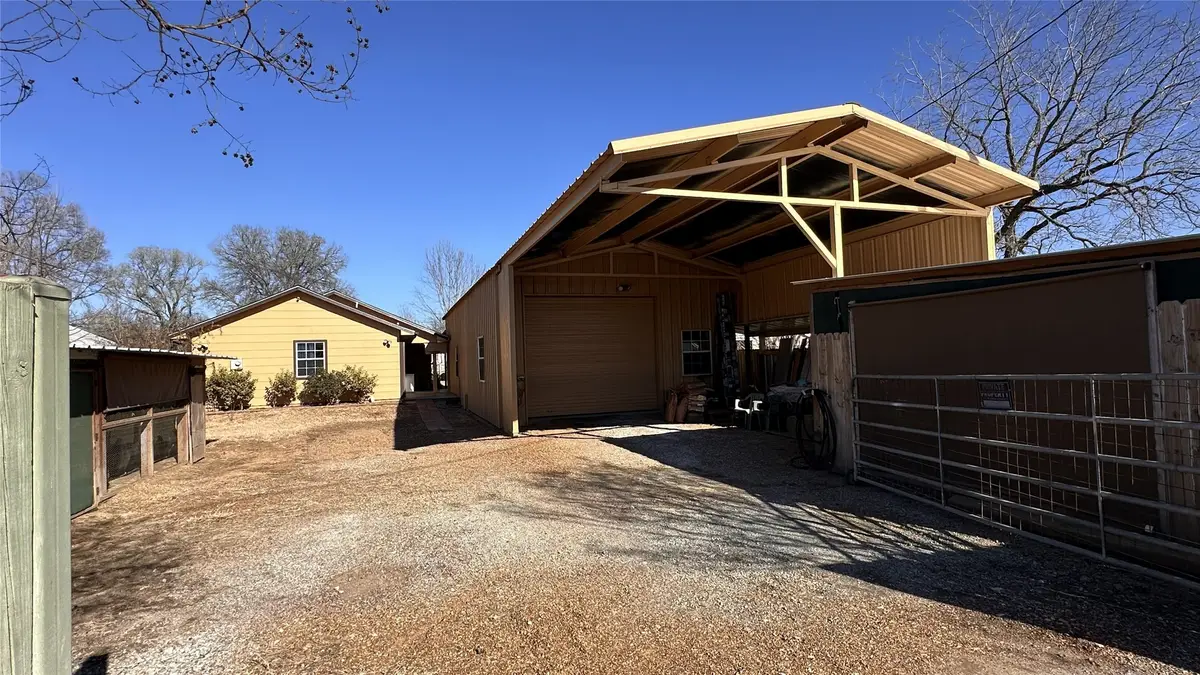 404 N Wilson Street, Madisonville, TX 77864 - #1