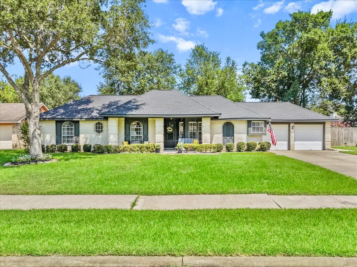 904 Sandringham Drive, Friendswood, TX 77546 - #1